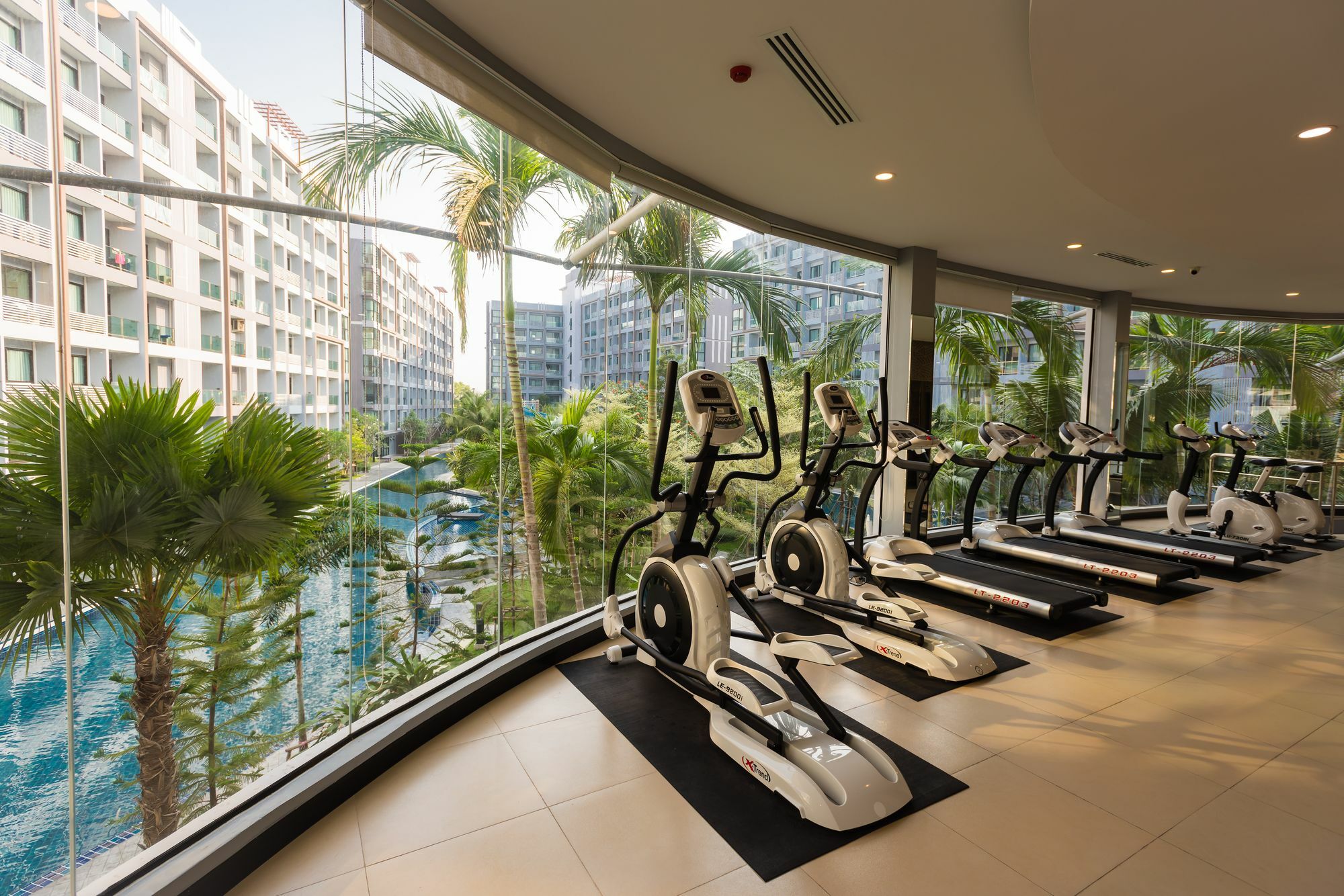 Dusit Grand Park Daire Jomtien Beach Dış mekan fotoğraf